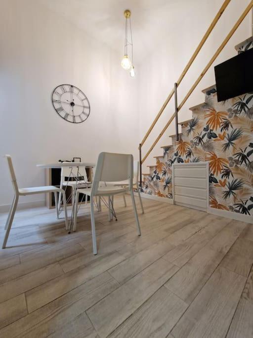 Mediodia Chica Apartamento Tipo Loft En La Latina Apartment Madrid Exterior photo