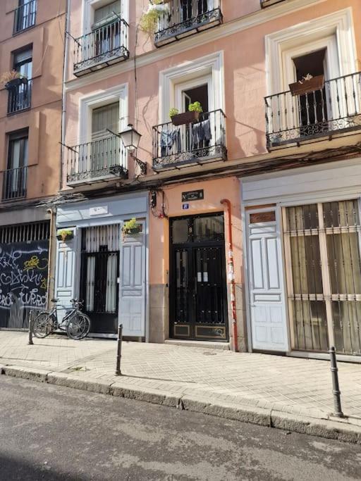 Mediodia Chica Apartamento Tipo Loft En La Latina Apartment Madrid Exterior photo