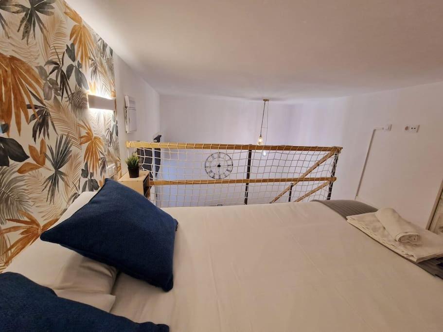 Mediodia Chica Apartamento Tipo Loft En La Latina Apartment Madrid Exterior photo