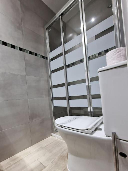 Mediodia Chica Apartamento Tipo Loft En La Latina Apartment Madrid Exterior photo