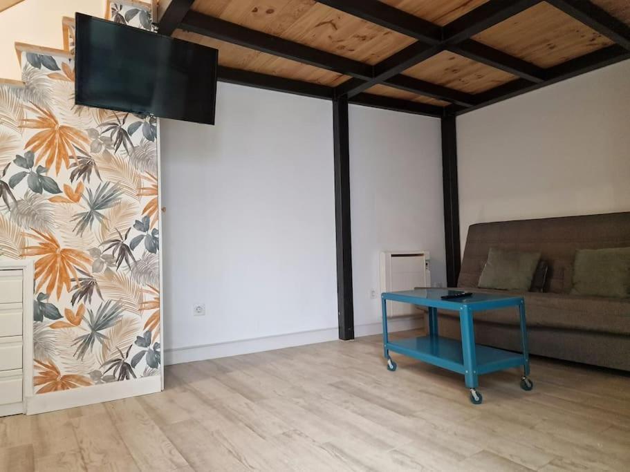 Mediodia Chica Apartamento Tipo Loft En La Latina Apartment Madrid Exterior photo